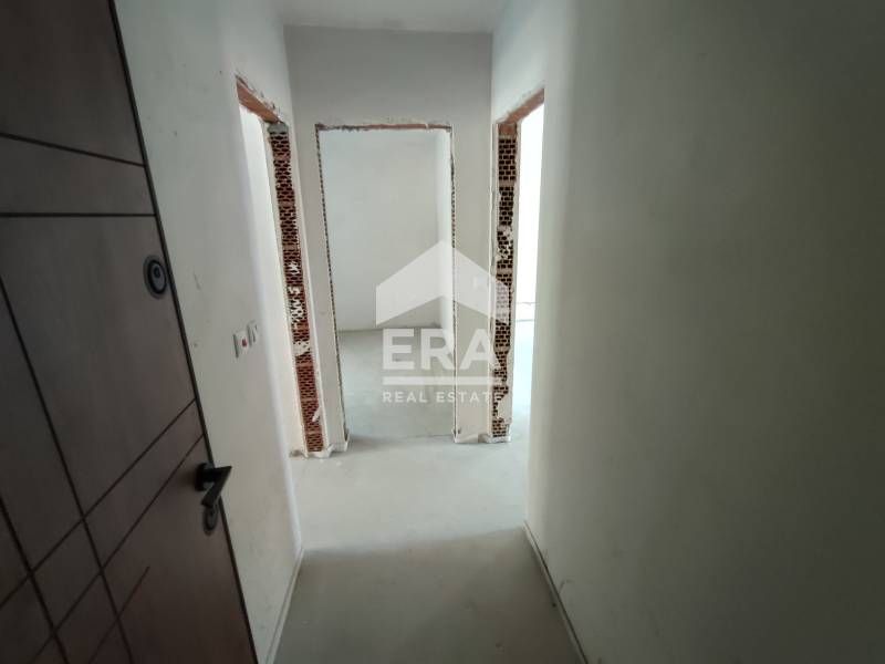 Продава се Тристаен апартамент в Варна, Операта - 108 кв.м за 1991 €/кв.м - Снимка #7