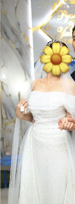 Свадебное платье с бисером.