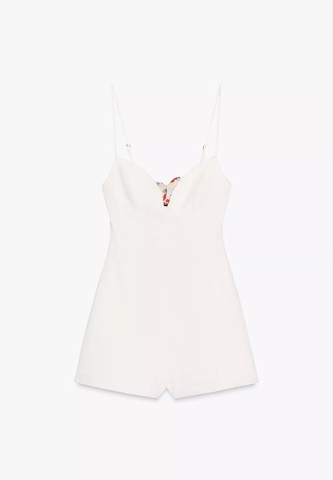 Чисто нов гащеризон от Zara