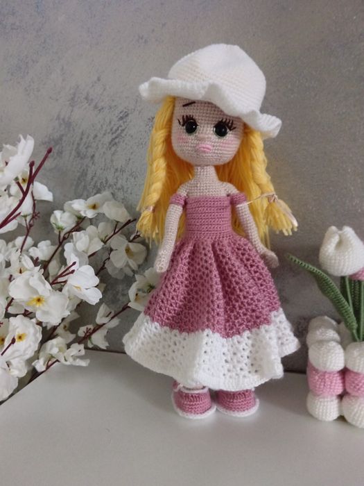 Ръчно плетена кукла