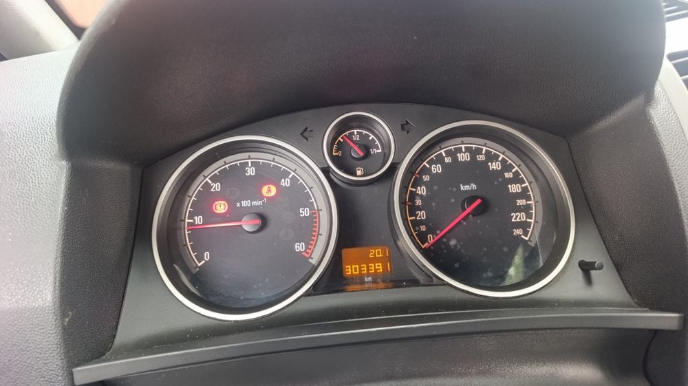 Opel Zafira.  B din 2005 cu 7 licuri