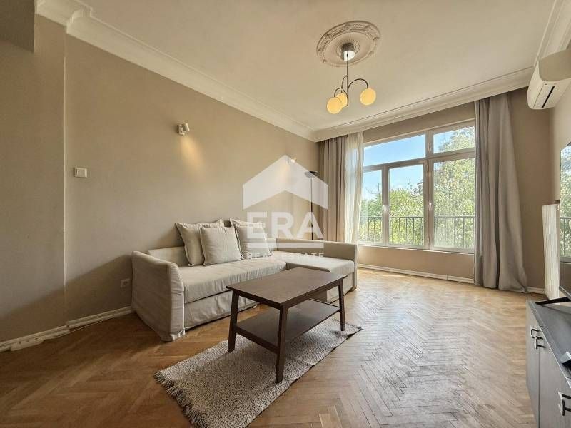 Продава се Тристаен апартамент в София, Център - 81 кв.м за 4062 €/кв.м - Снимка #1