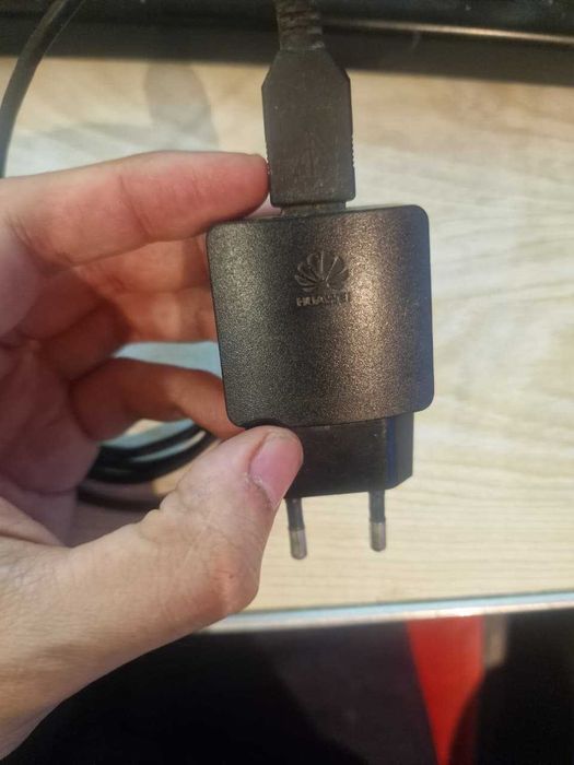 продам зарядку Huawei