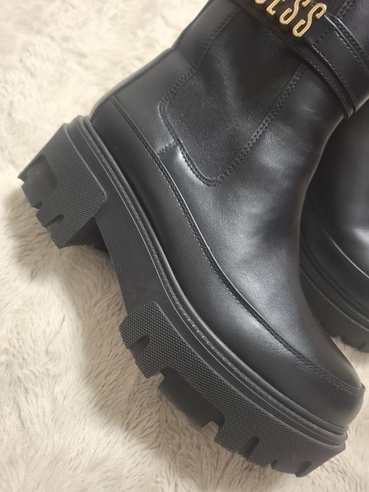 Боти Guess, като нови