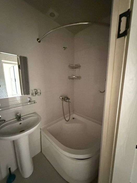 Qoyliq Massiv 1 metro matonat 1 xona yaxshi insonlarga