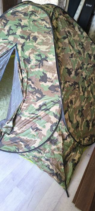 Палатка трёхместная