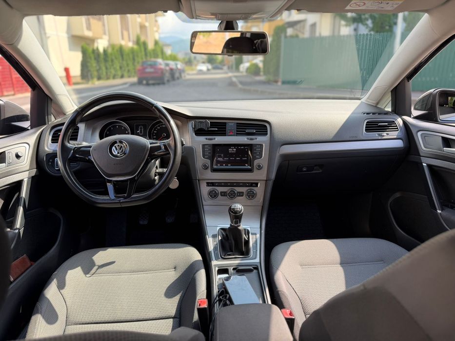 VW Golf Confortline 1.2 TSI + Set roti de iarna cu jante