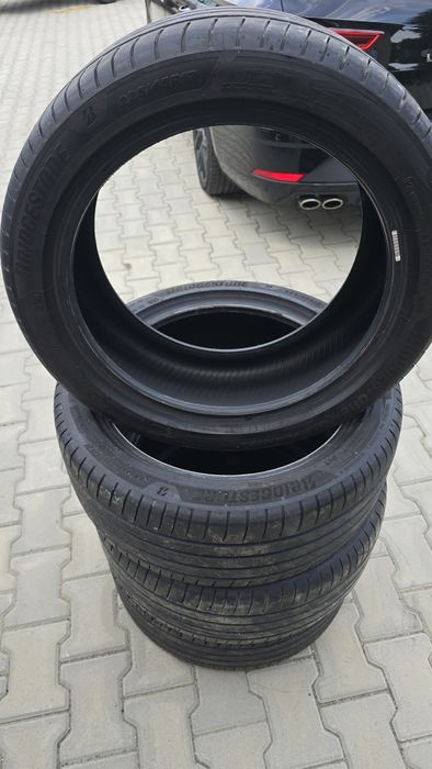 Vând cauciucuri vara Bridgestone 225/45/R17