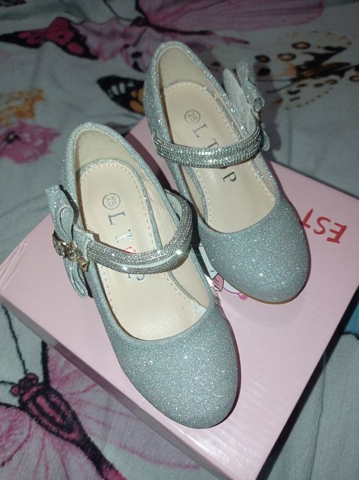 Pantofi Deosebiți, Fete, Mărimea 25,Noi.Pret-250 de Lei.