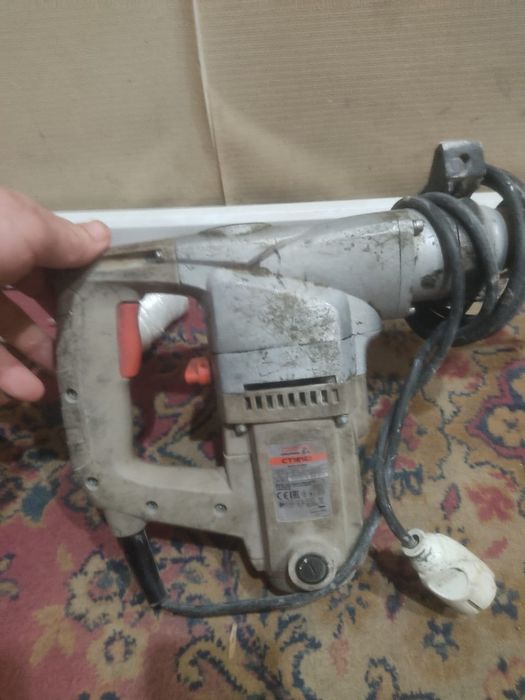 Перфоратор в хорошем состоянии