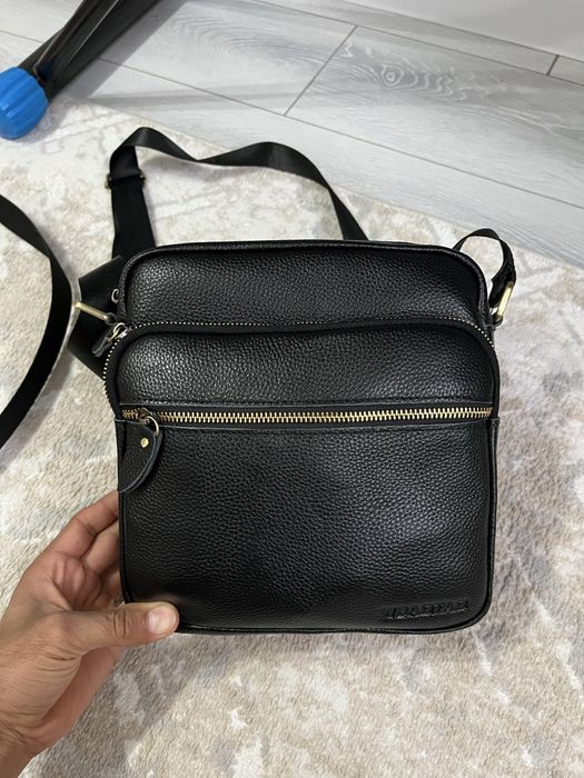 Продам барсетку кожанную