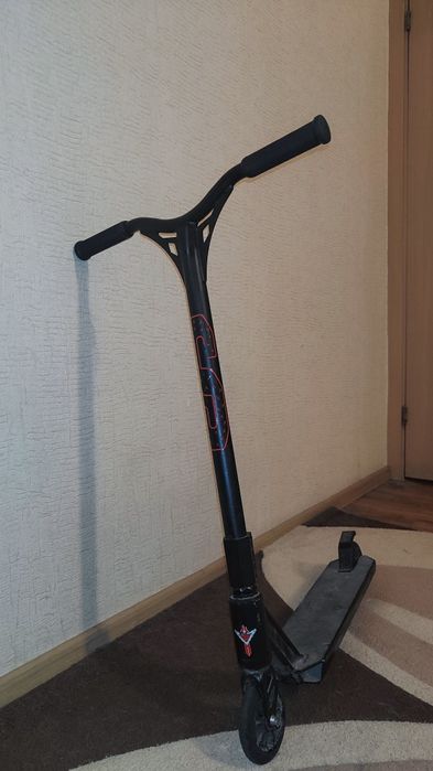 Продаю самокат трюковой