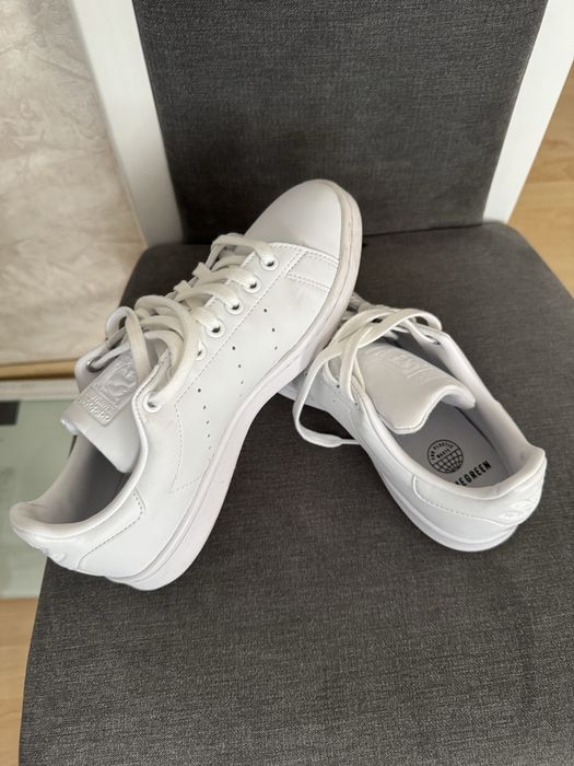 Продам кроссовки