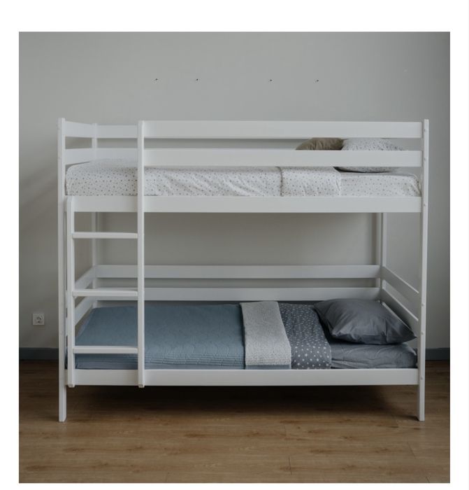 Продам детскую кровать с матрасом в хорошем состоянии