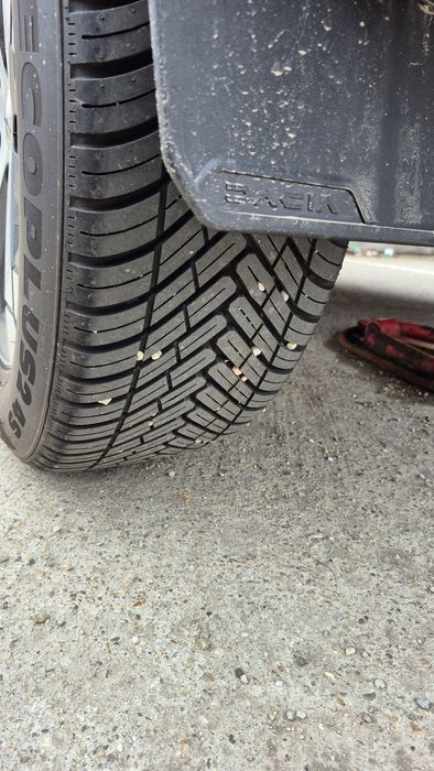 Jante r18 5x114.3 Dacia/Renault/ Nissan plus anvelope all season noi