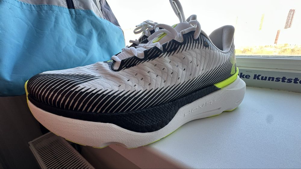 Кроссовки Under Armour размер 42