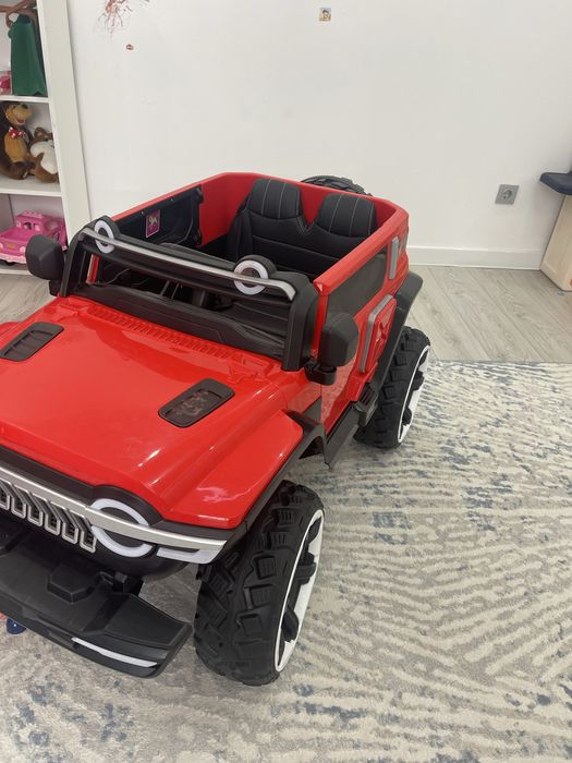 Машина детская на пульте