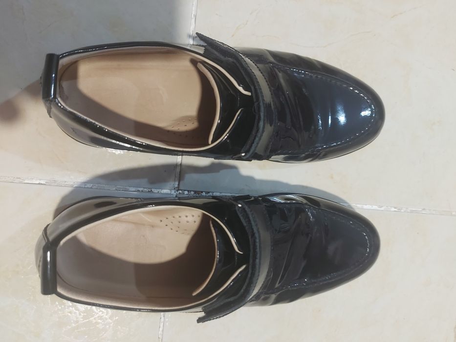 Туфли подростковые 39 размер лакированные