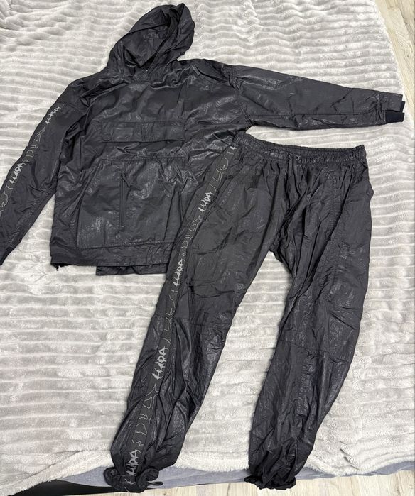 LUDA Anorak екип много запазен,никакви забележки. М размер.