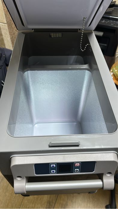 Продам авто холодильник Apricool