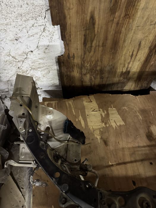 Суппорт радиатора, экран, телевизор на Lexus Rx300, 330, 350