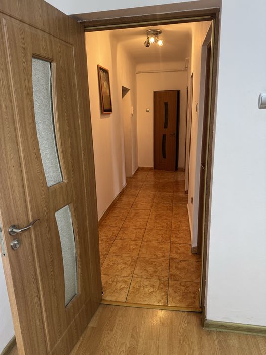 Vând apartament cu doua camere, decomandat