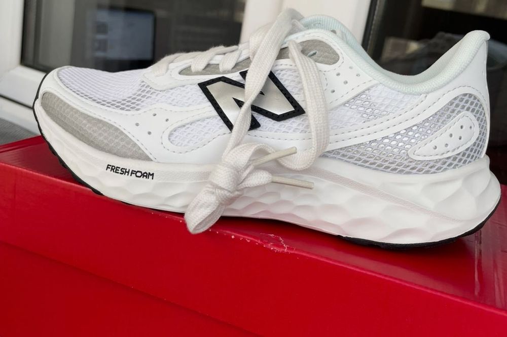 Кроссовки New balance 37р. Новые, оригинал