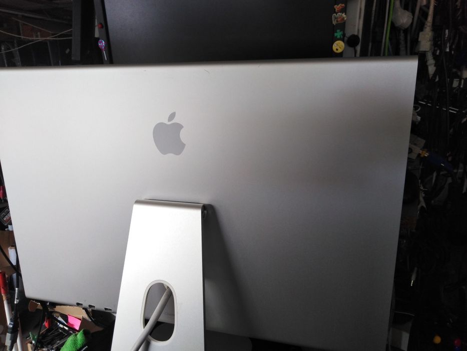 Монитор Apple Cinema HD Dispay A1082 23" 1920x1200