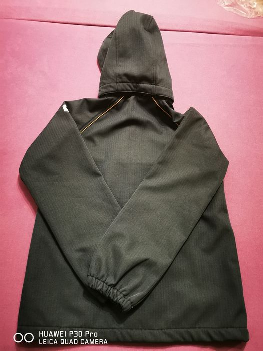 Детско яке на фирмата Playtech, размер 152, почти ново.