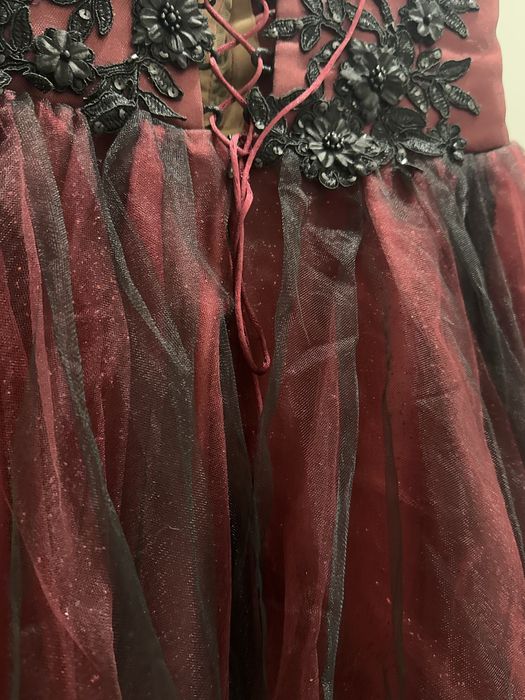 Абитуриентска рокля