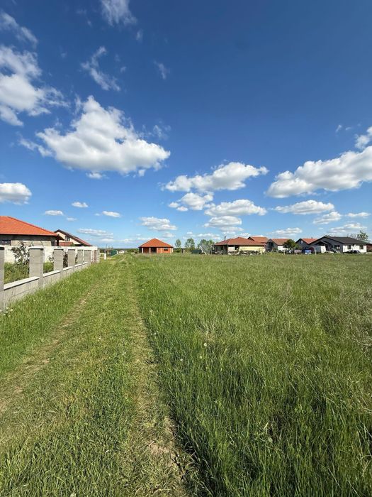 Ofer spre vanzare 2 parcele / Teren intravilan in Lazuri 1.000 mp ( 10 Ari )