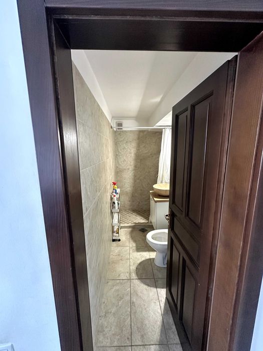Inchiriez Apart. de 2 camere + parcare in Centru, McDonalds