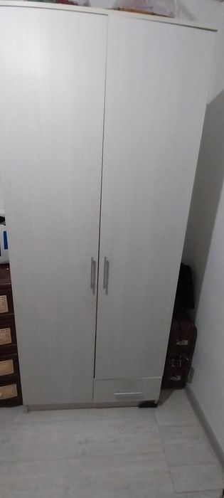 Продам шкаф и тумбу