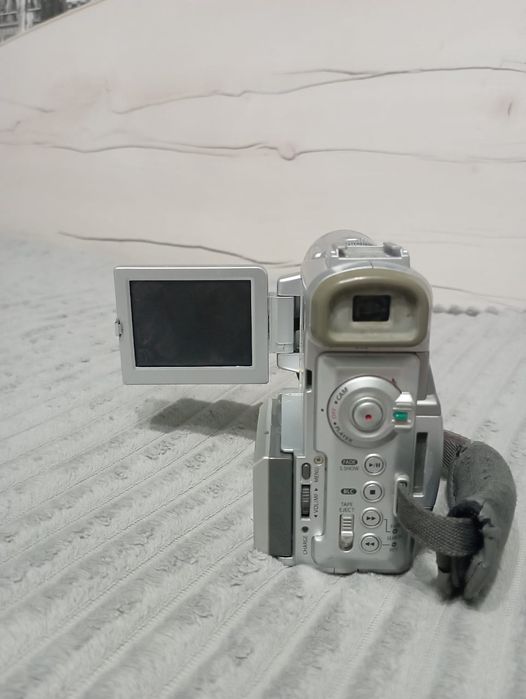 Продам видеокамеру