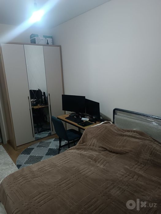 1 xonali kvartira sotiladi srochna