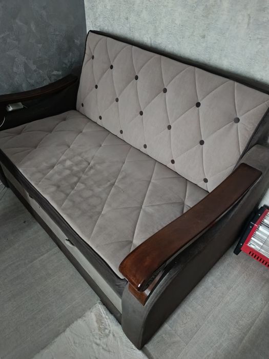 Продаётся диван , раскладной