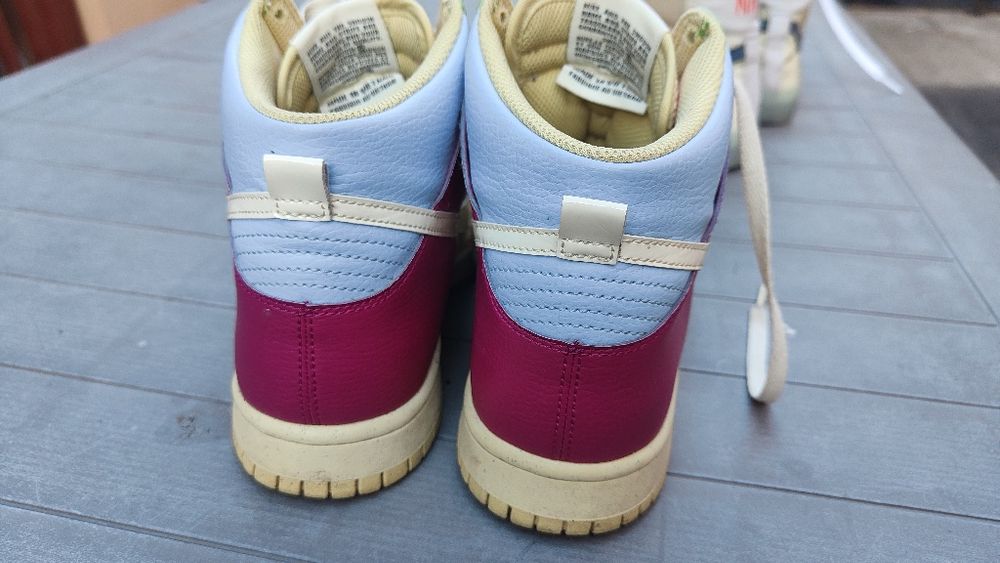 Vând Nike Dunk High multicolor, marime 39