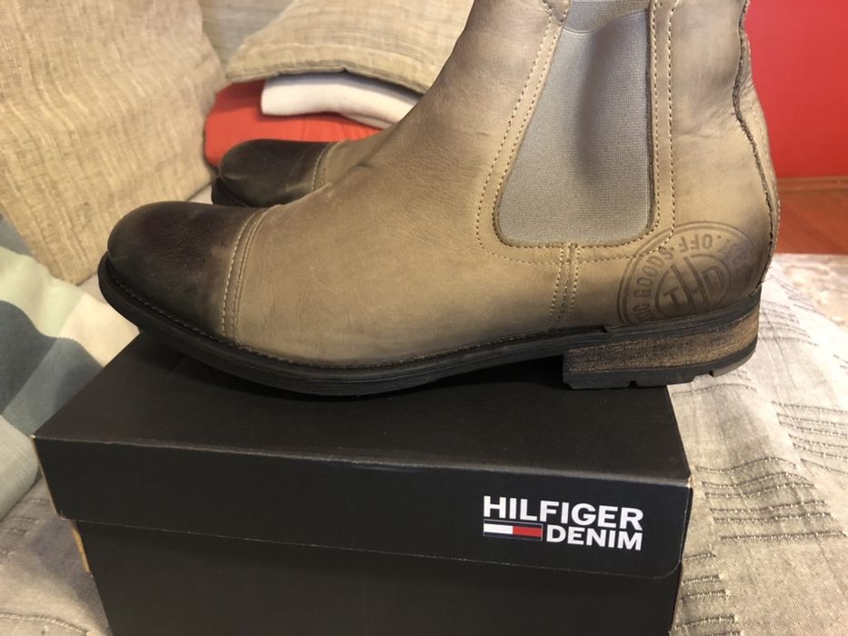 Vand ghete originale Tommy Hilfiger, marime 42 ( merg si pt 43)