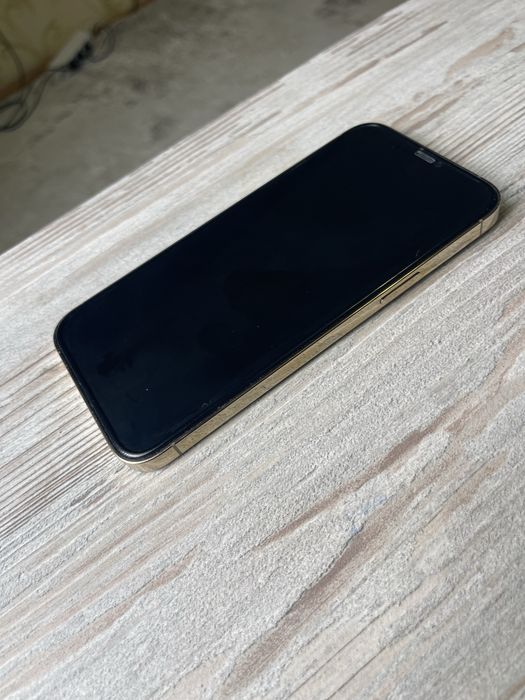 Подам iphone 12 pro max(Айфон 12 про макс)