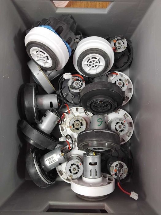 Продавам лот моторчета с турбини от акумулаторни прахосмукачки