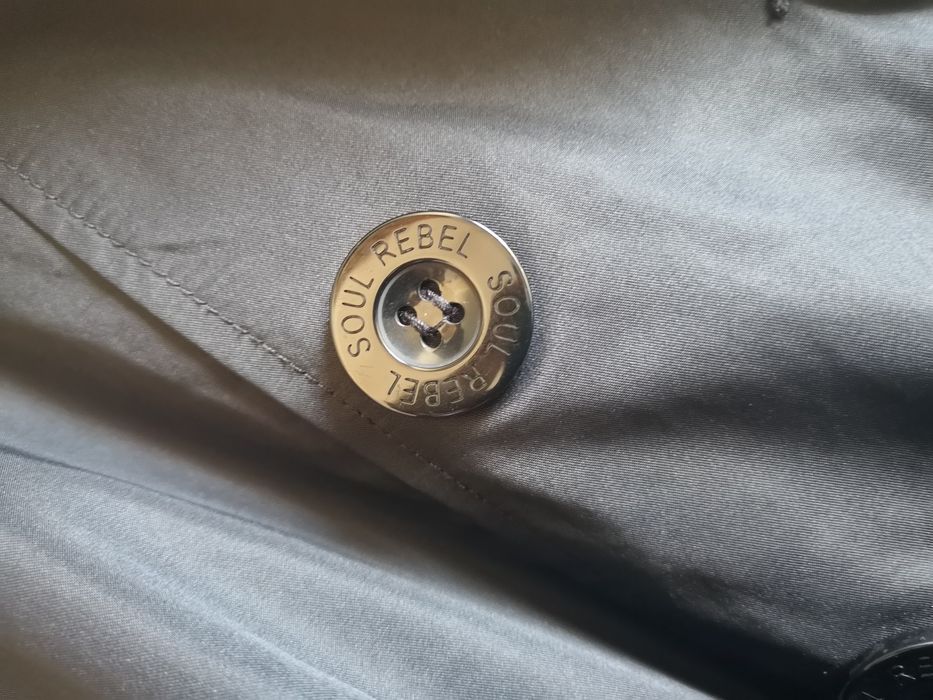 Черен тренчкот S