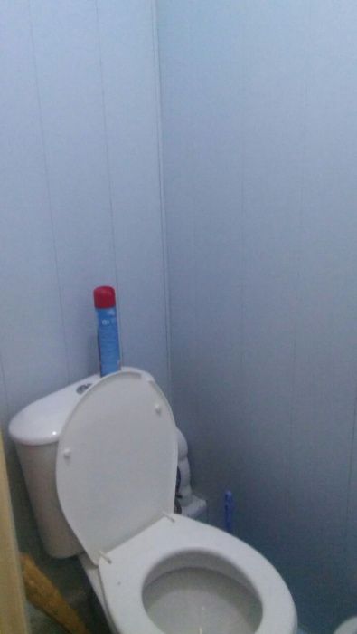 Продам спутник1 3ком 1этаж 2этажки деревянный дом с ремонтом