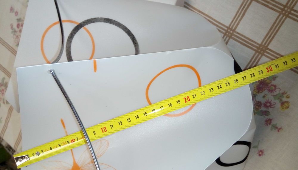 Полилей , осветително тяло с абажур  пластмаса и метал , лампа