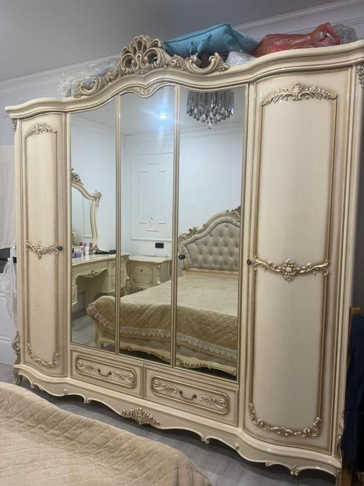 Продам спальный гарнитур