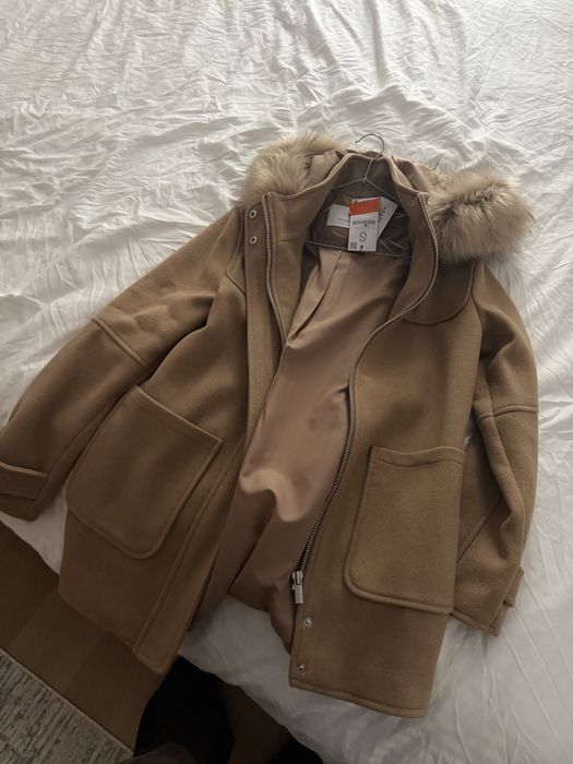 palton folosit foarte putin , in stare ok pe culoarea maro cu livrare