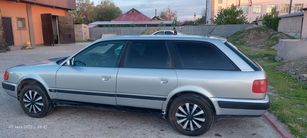 Продам Ауди с4 универсал обем 2.8