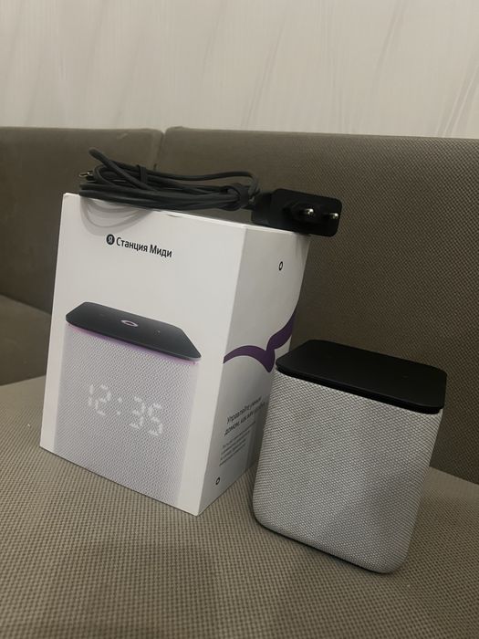 Умная колонка Алиса