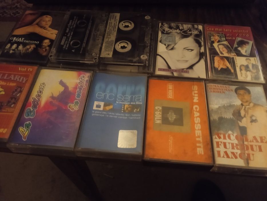 Vind casete cu diferite genuri