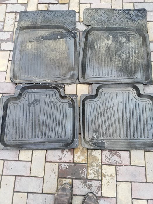 Продам комплект резиновых поликов