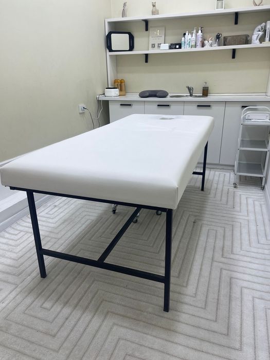 Кушетка для салона